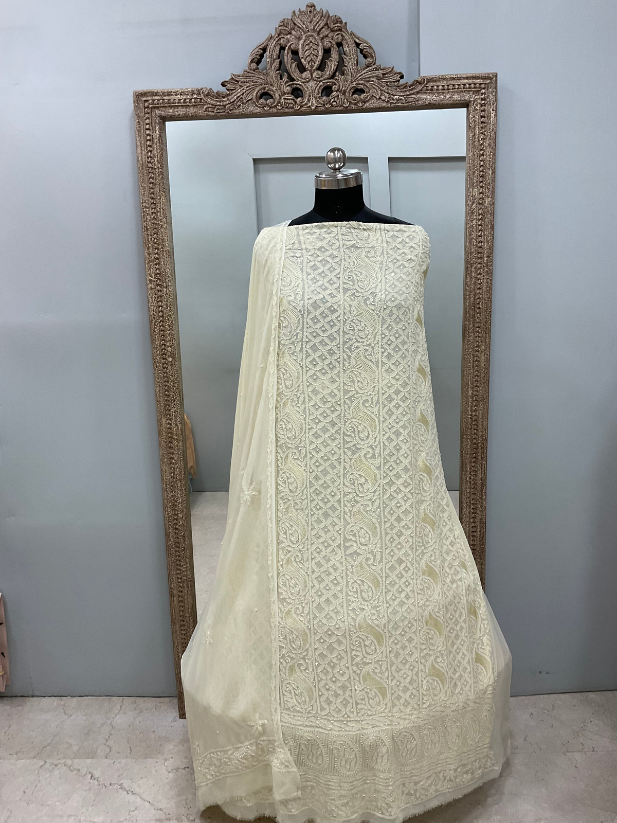 Cutdana Straight with Heavy Pearl Work Light Yellow