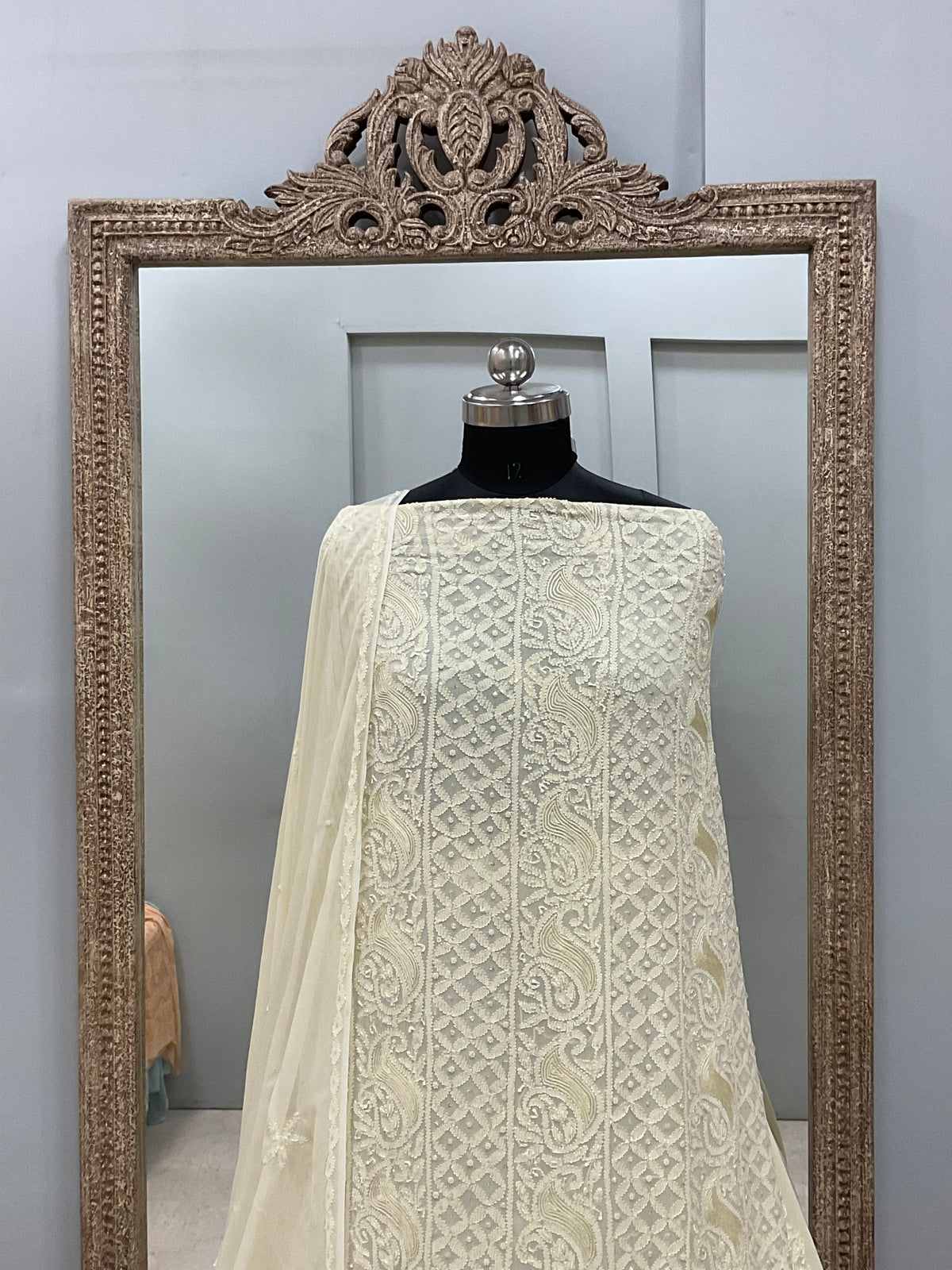Cutdana Straight with Heavy Pearl Work Light Yellow