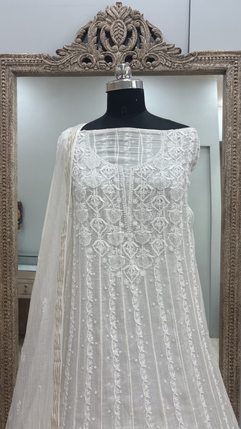 Pure Mul Anarkali Heavy Pearl And Cutdana Work With Dupatta Off White10