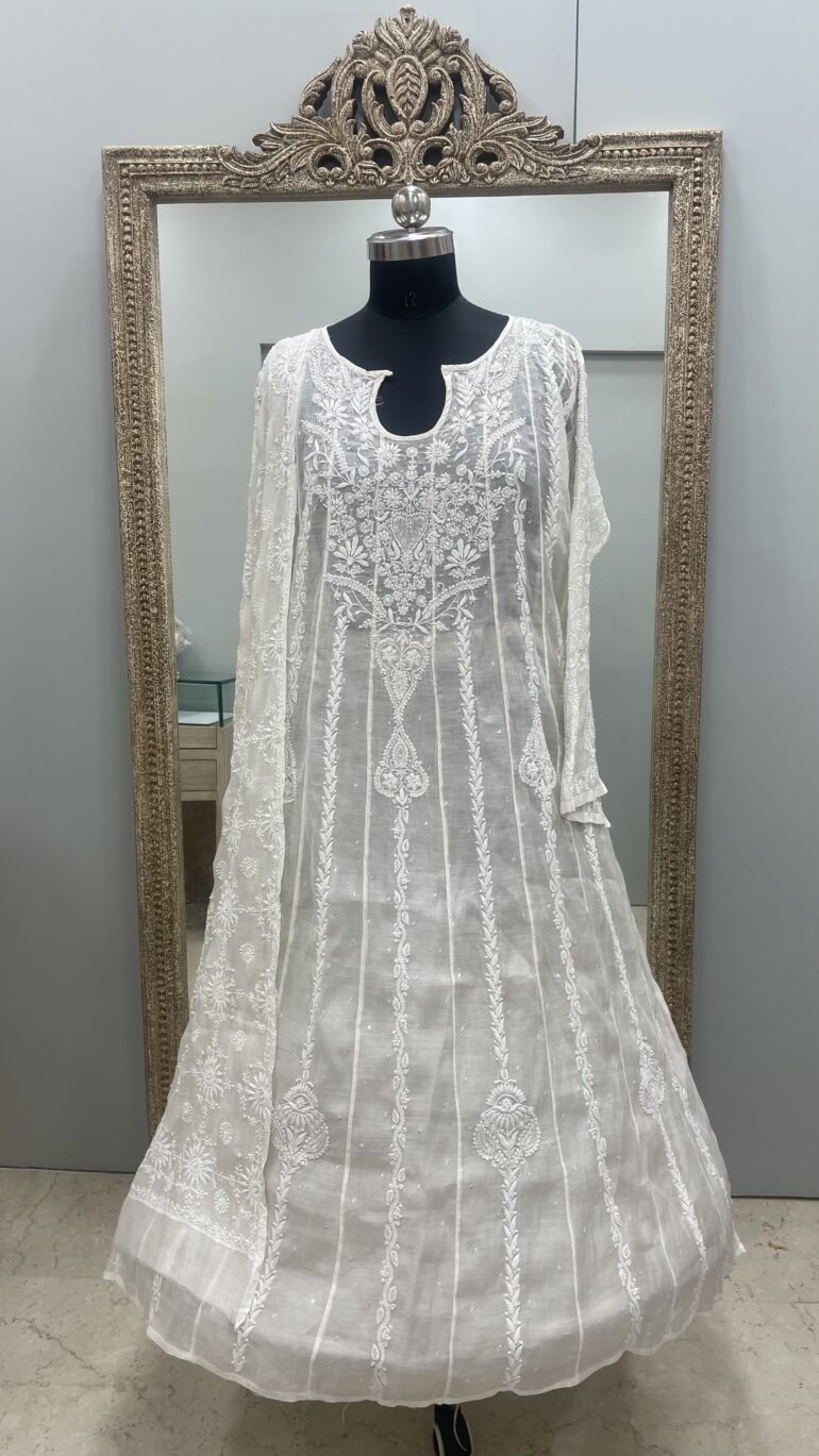 77Pure Mul Anarkali Heavy Pearl And Cutdana Work With Heavy Dupatta Off White 07