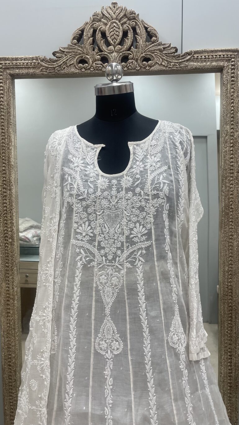 77Pure Mul Anarkali Heavy Pearl And Cutdana Work With Heavy Dupatta Off White 07