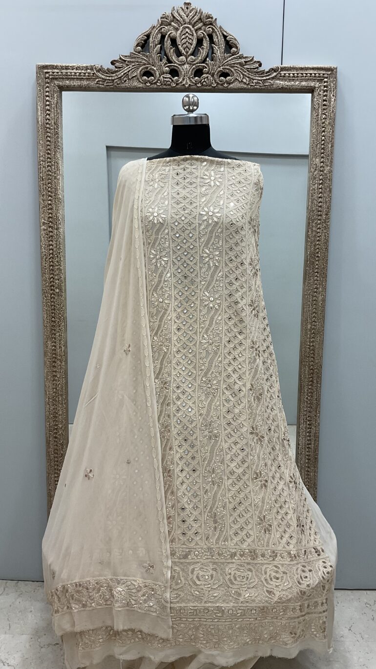 Real Mirror and Pearl Straight Powder Beige